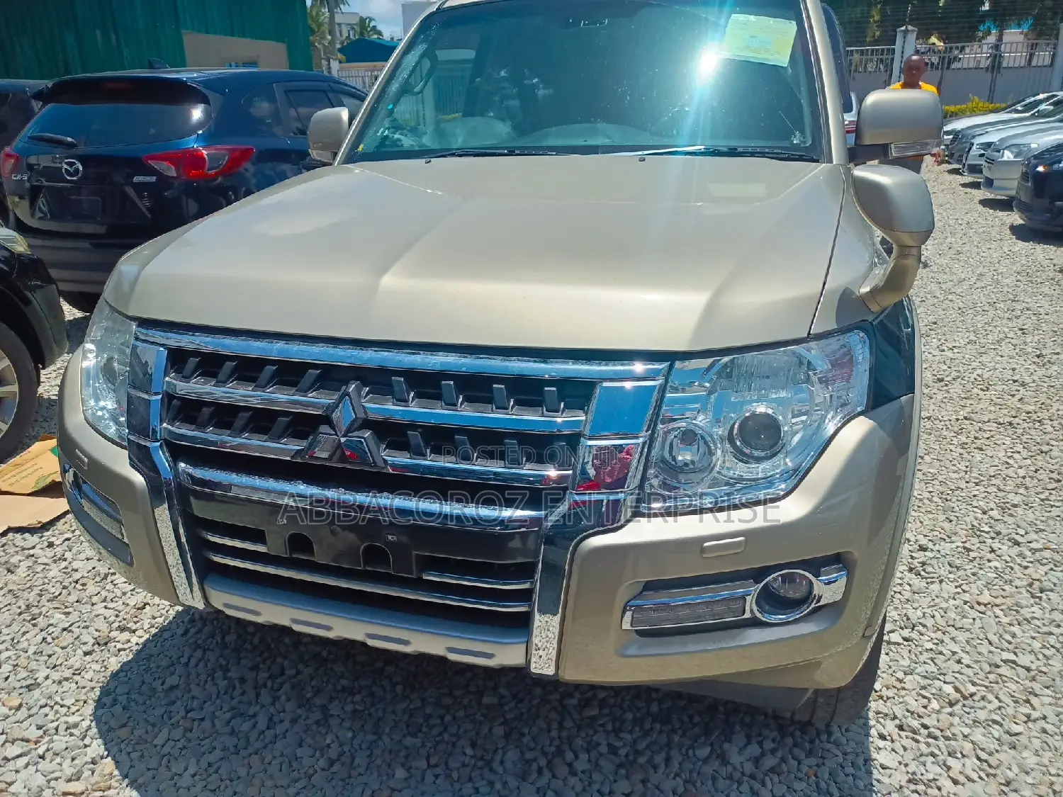 Mitsubishi Pajero V80 3.5 V6 GL/GLS 2015 Gold