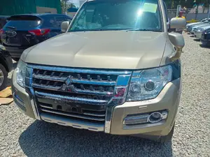 Mitsubishi Pajero V80 3.5 V6 GL/GLS 2015 Gold