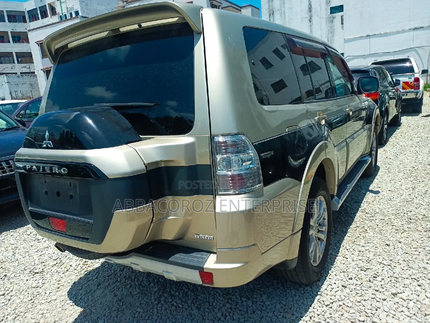 Mitsubishi Pajero V80 3.5 V6 GL/GLS 2015 Gold