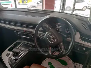 Audi Q7 2016 Burgandy