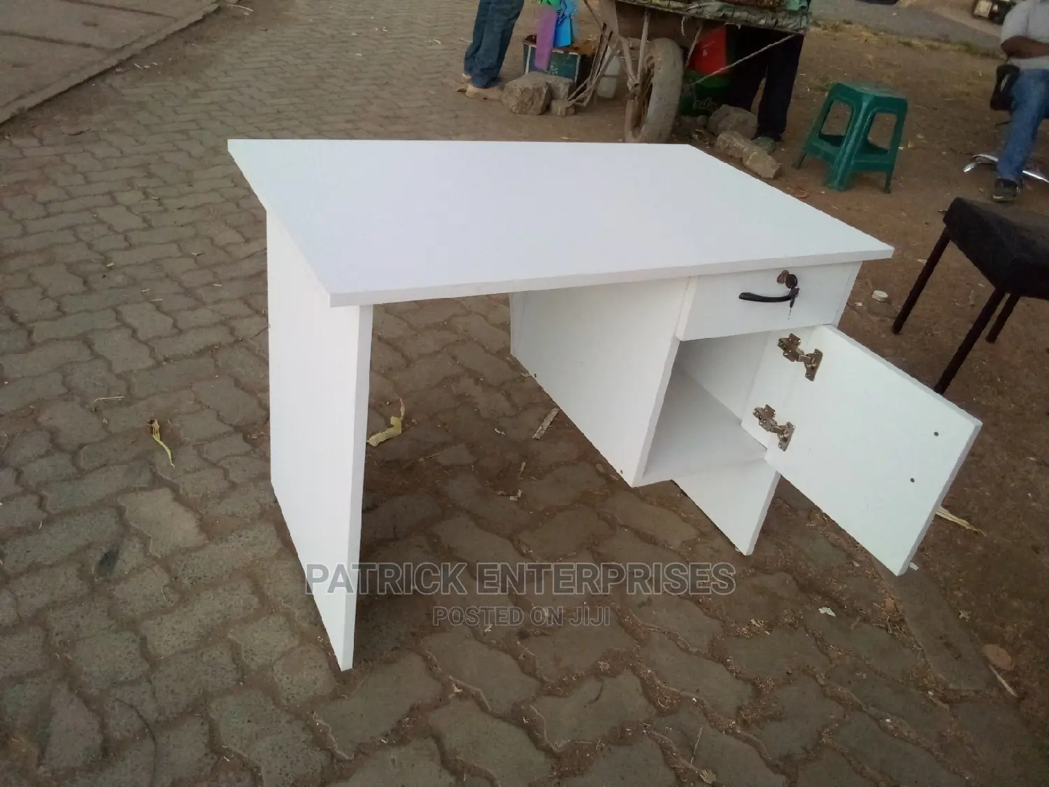 Morden Manicure Desk 1mtr