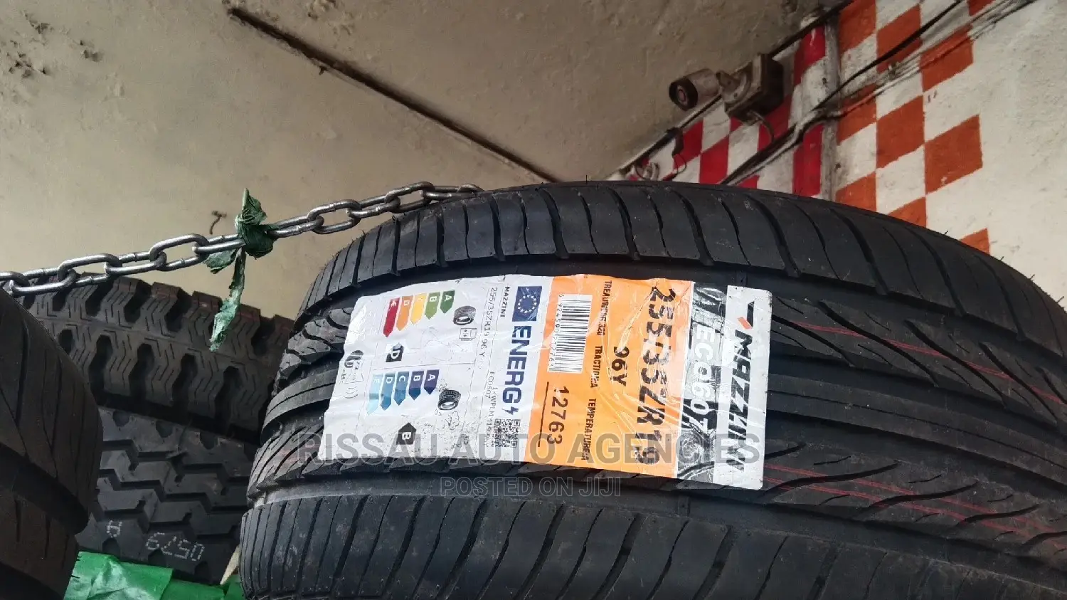 235/35 R 19 Mazzini Tyres.