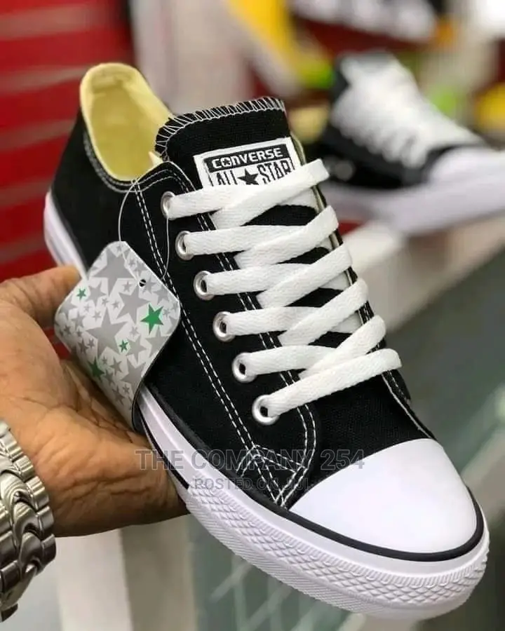 *Converse Allstars Chuck Taylor Fully Restocked