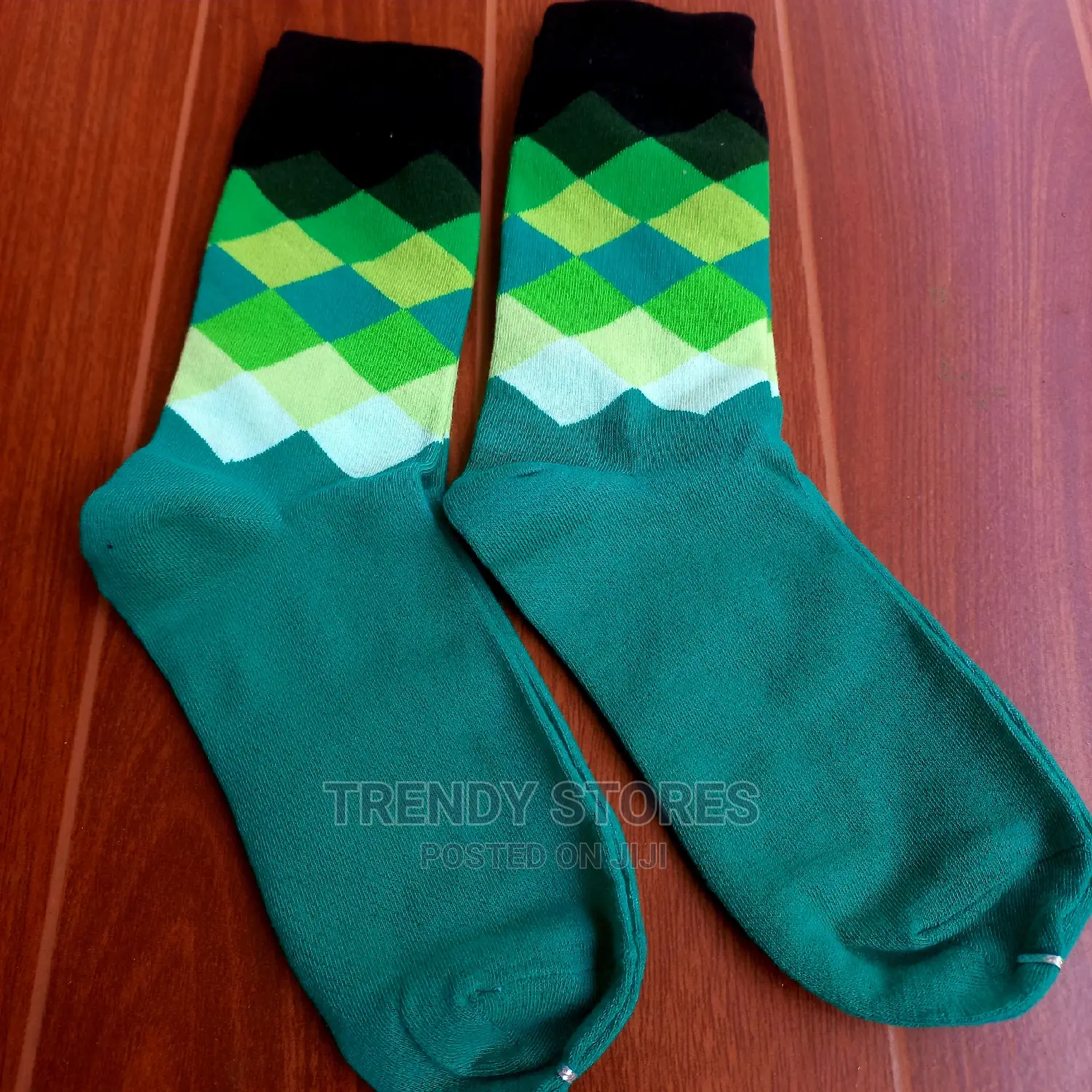 A Pair Happy Socks