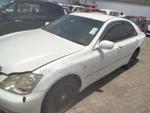 Toyota Crown 2006 White