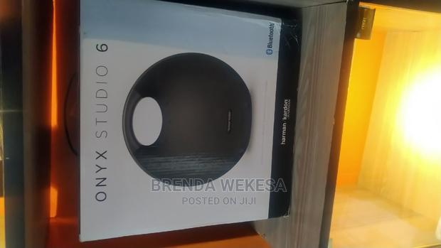 Harman Kardon Onyx Studio 6 Portable Bluetooth Speaker - thumbnail 3