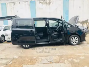 Toyota Voxy 2015 Black