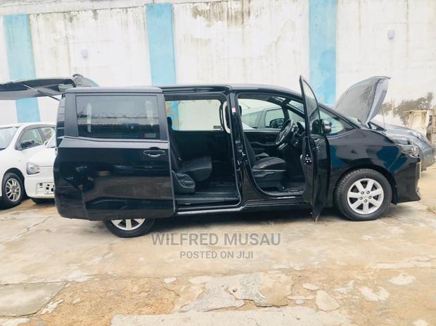 Toyota Voxy 2015 Black - main view