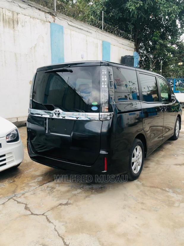 Toyota Voxy 2015 Black - thumbnail 10