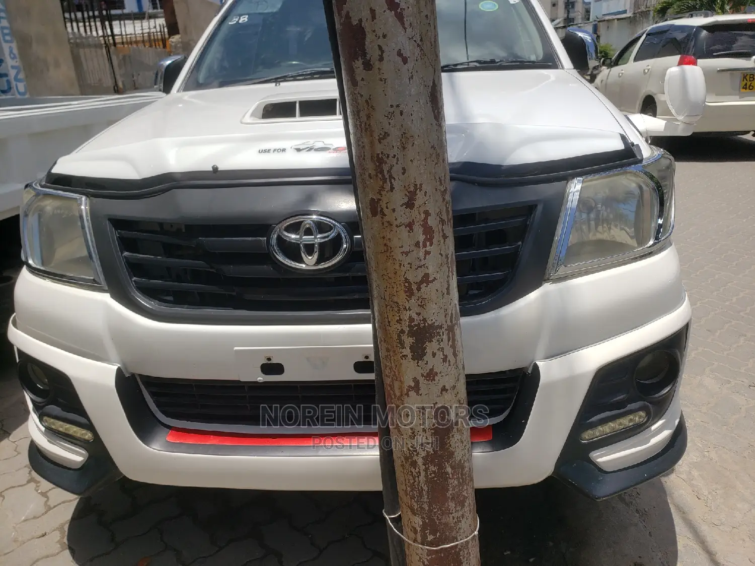 Toyota Hilux 2015 White