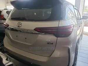 Toyota Fortuner 2016 White