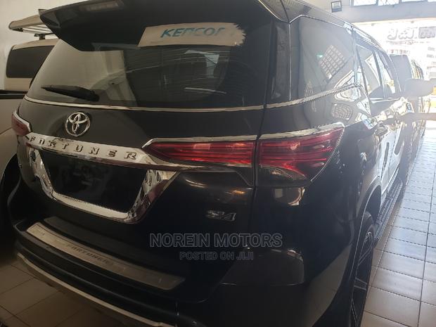Toyota Fortuner 2016 Gray - thumbnail 7