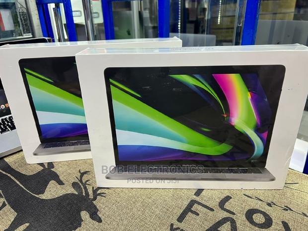 New Laptop Apple MacBook Pro M1 8GB Intel Core I7 SSD 256GB - main view