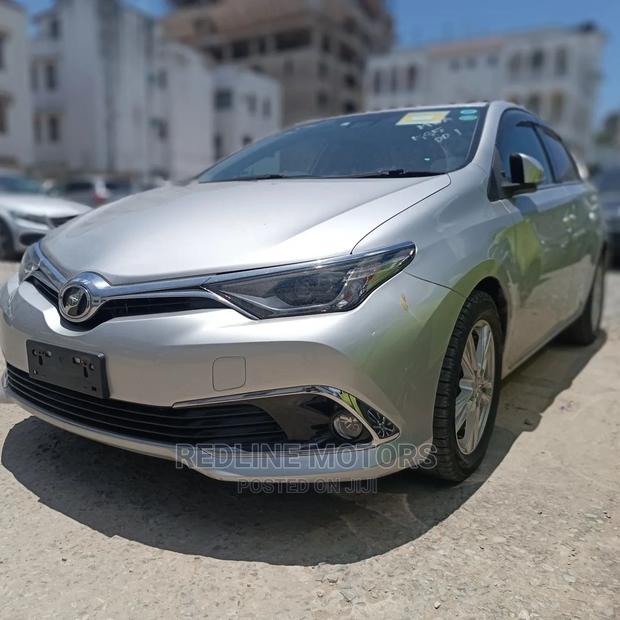 Toyota Auris 2016 Silver
