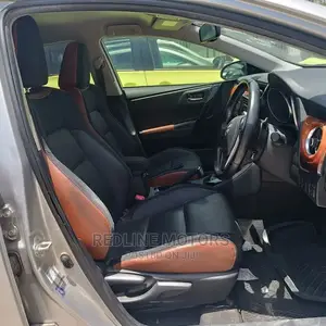 Toyota Auris 2016 Silver