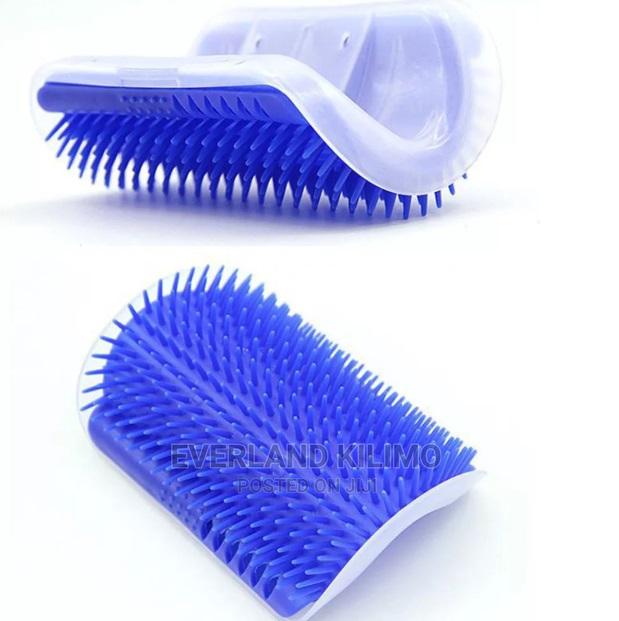 Cat Self Scratcher / Groomer - thumbnail 3