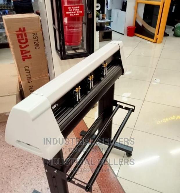 Complete Machine Vinyl Cutting Plotter - main view