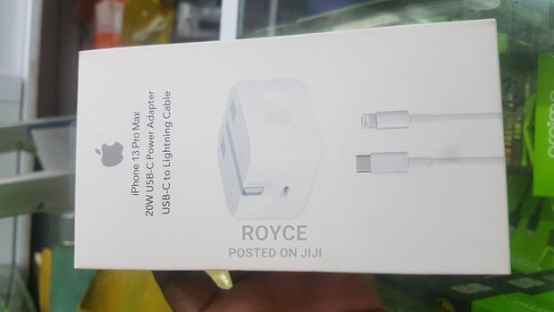 iPhone 20w Charger - main view