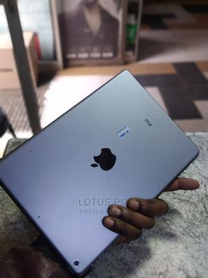 Apple iPad Air 32 GB Silver - main view