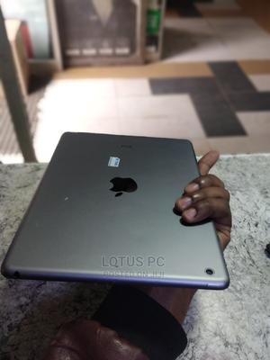 Apple iPad Air 32 GB Silver - main view