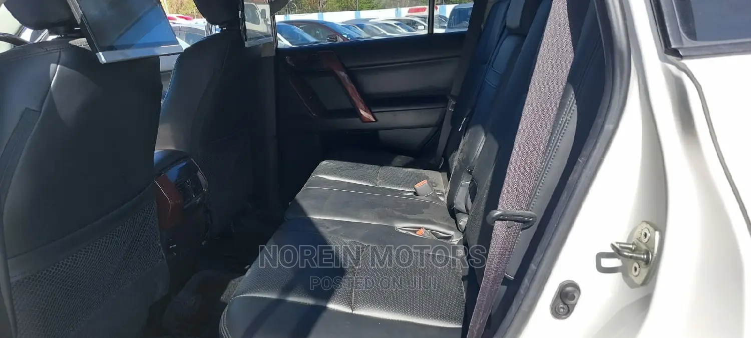 Toyota Land Cruiser Prado 2016 White