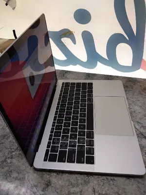 Laptop Apple MacBook 2017 16GB Intel Core I5 SSD 256GB