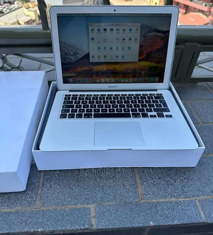 Laptop Apple MacBook Air 2017 8GB Intel Core I5 SSD 256GB