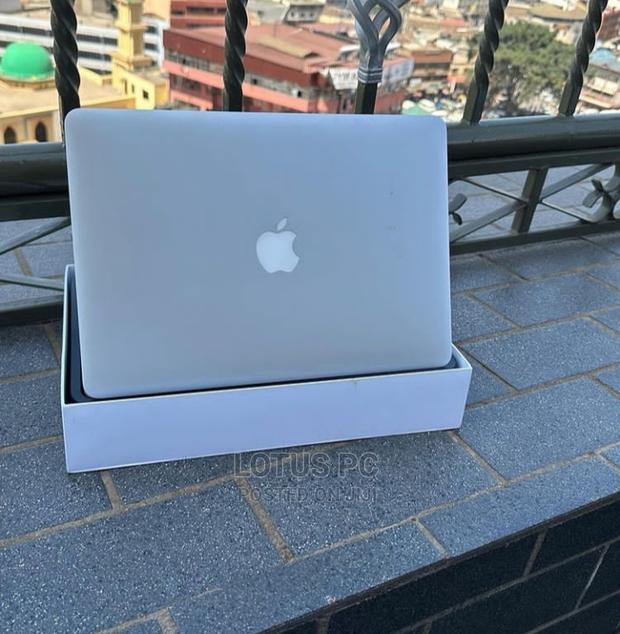 Laptop Apple MacBook 2017 8GB Intel Core I5 SSD 256GB - main view