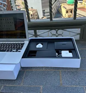 Laptop Apple MacBook 2017 8GB Intel Core I5 SSD 256GB