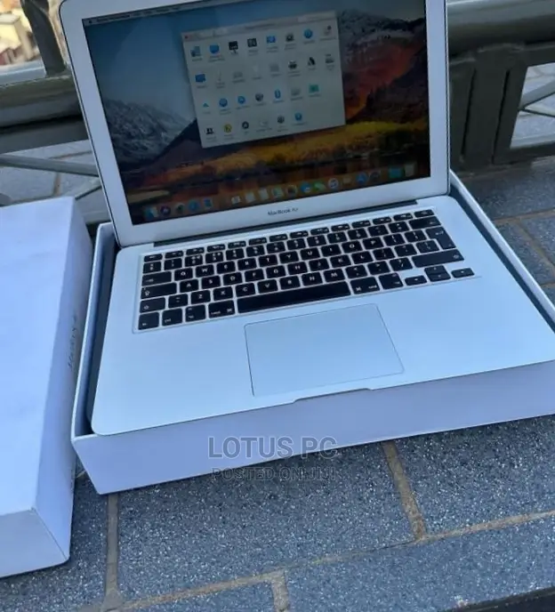 Laptop Apple MacBook 2017 8GB Intel Core I5 SSD 256GB
