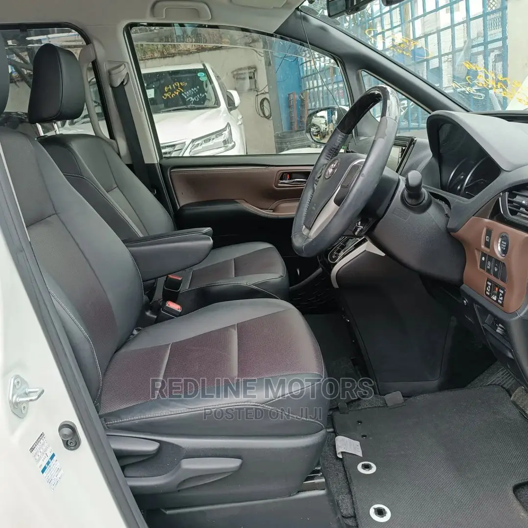 Toyota Esquire 2.0 AWD (7 Seater) 2016 Pearl