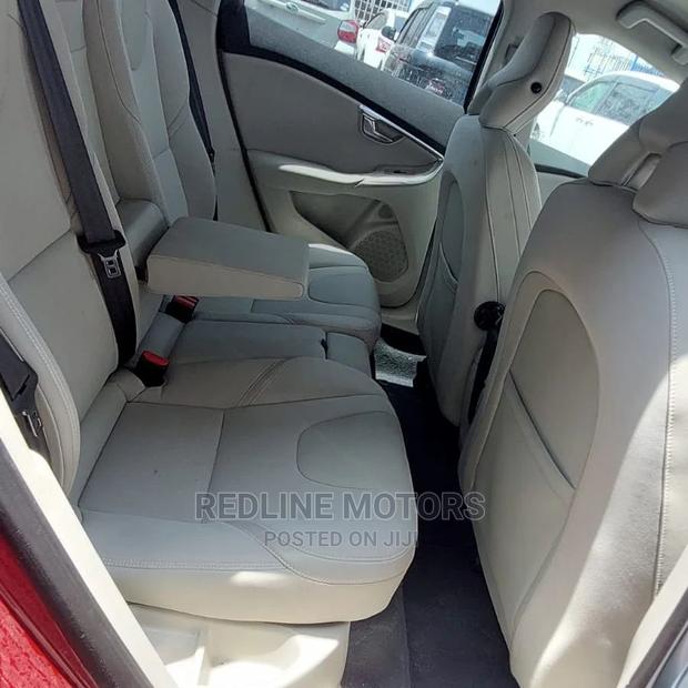 Volvo V40 2016 Red - thumbnail 6