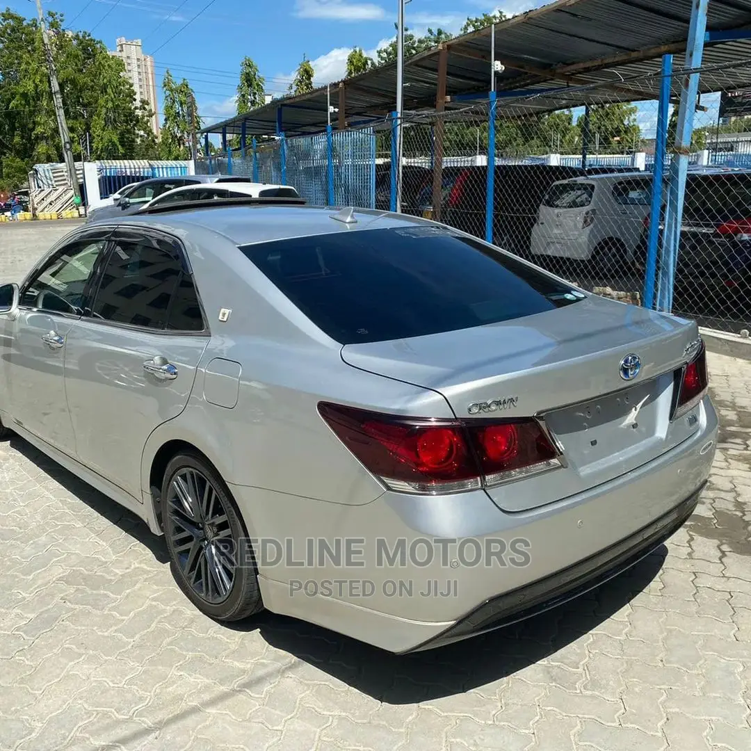 Toyota Crown 2016 Gray