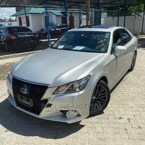 Toyota Crown 2016 Gray