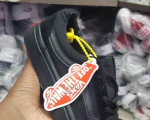 All Black Skater Van's
