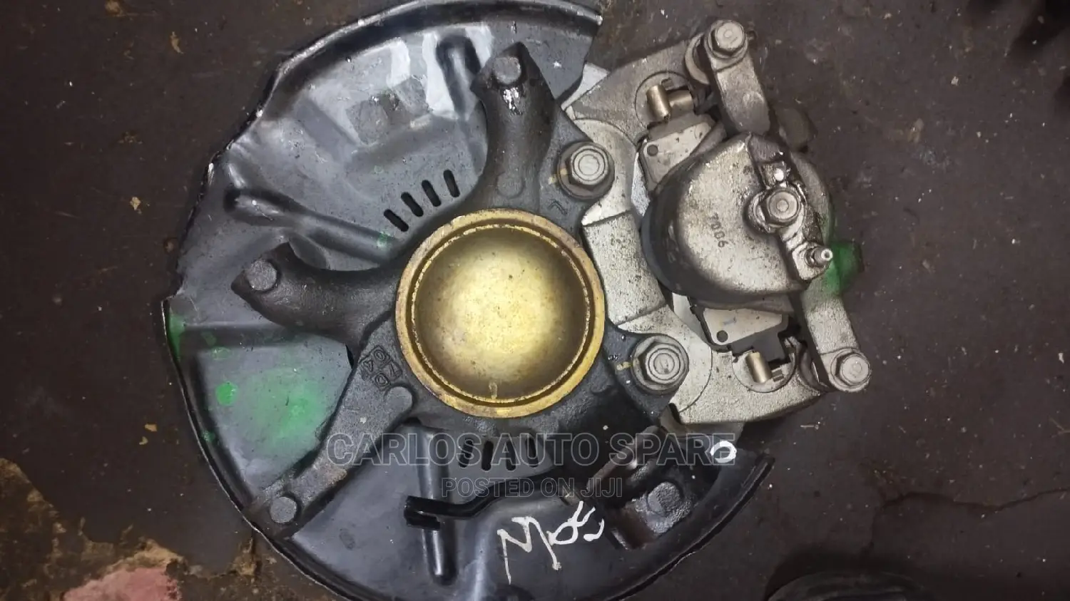Front Hub Bering REVO