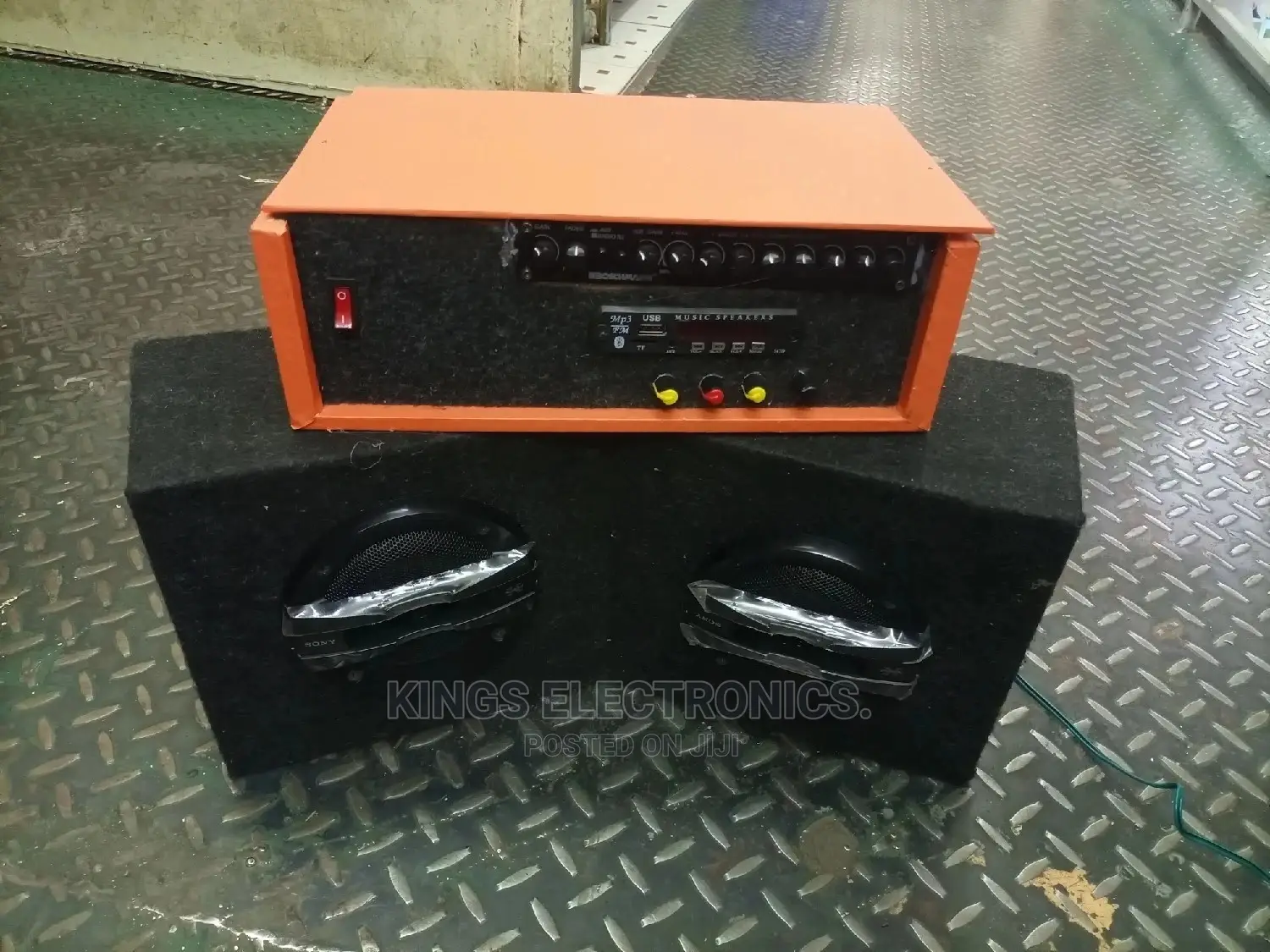 Modified 2.1 Amplifier With 4 Inches Midranges.