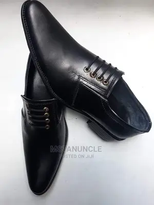 Men's Shoes on the Board