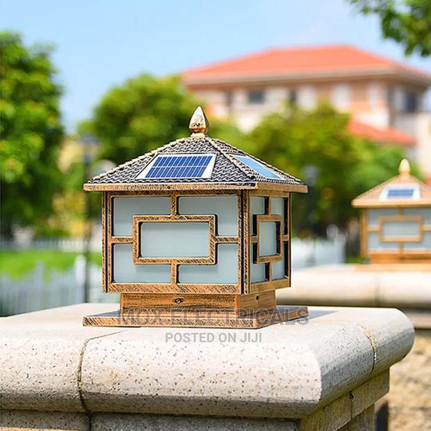 Elegant Design Solar-Powered Gatelights - main view