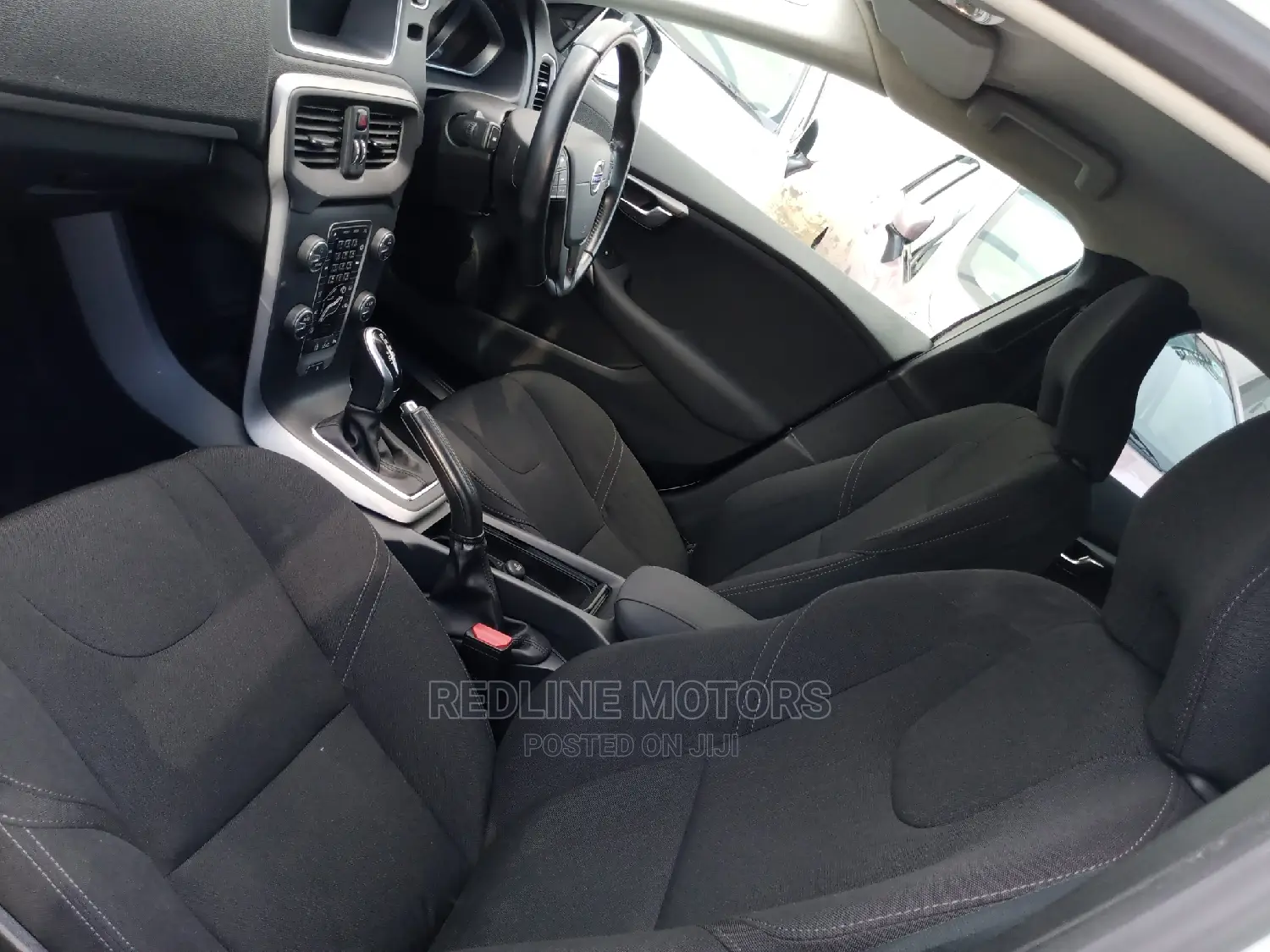 Volvo V40 2016 Pearl