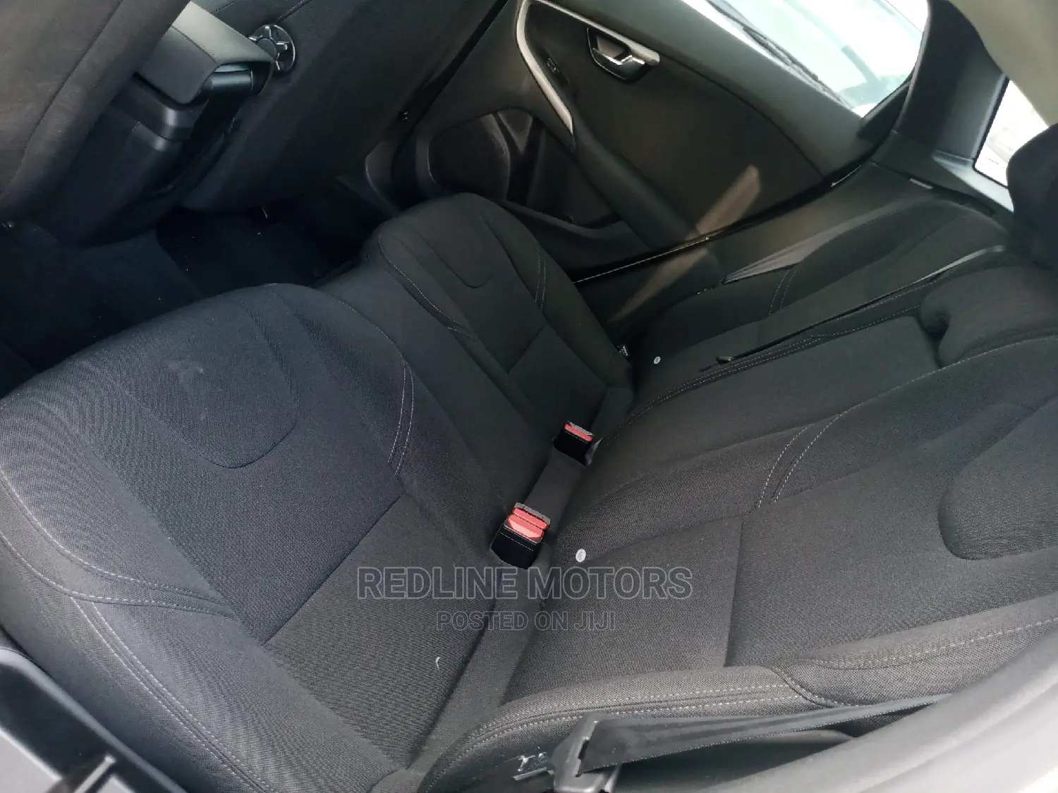 Volvo V40 2016 Pearl