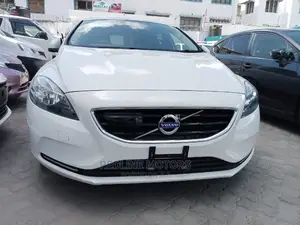 Volvo V40 2016 Pearl