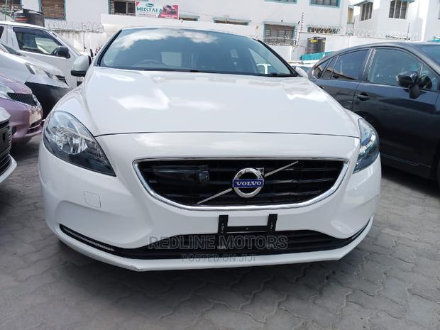Volvo V40 2016 Pearl