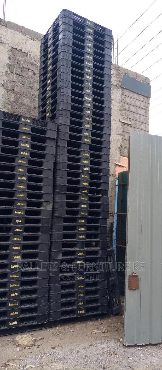 Logistical Plastic Pallets - main view