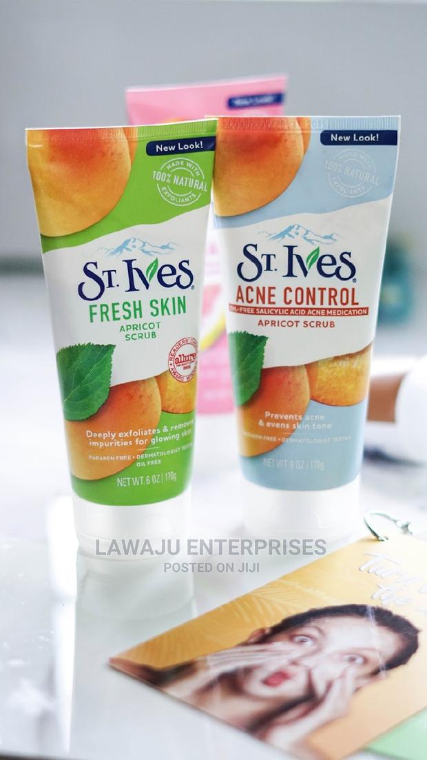 St. Ives Body Scrubs - thumbnail 4