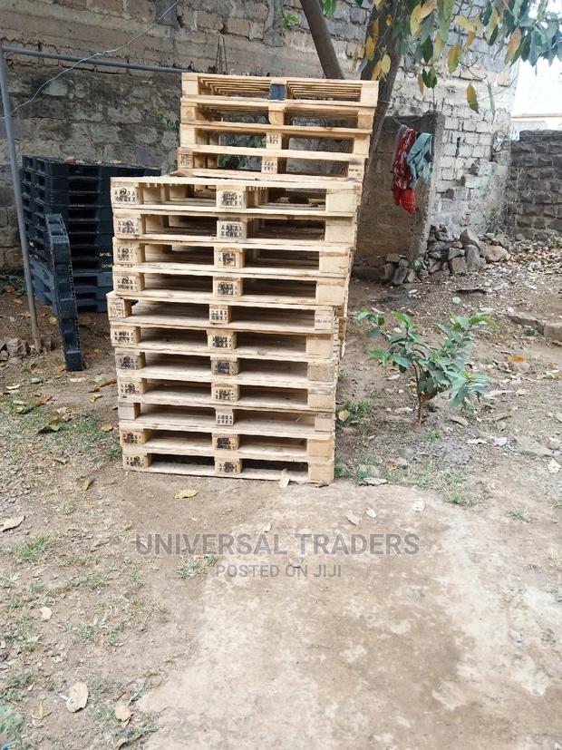 Wooden Pallets - thumbnail 2