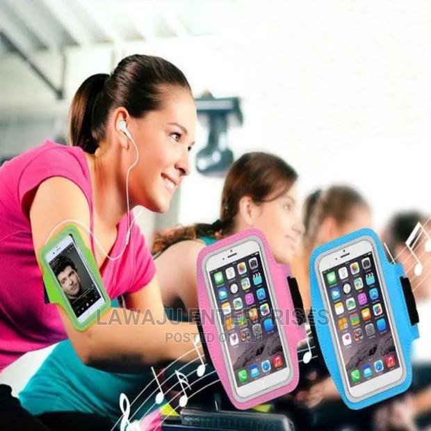 Jogging/ Workout Arm Band Phone Holder - thumbnail 2