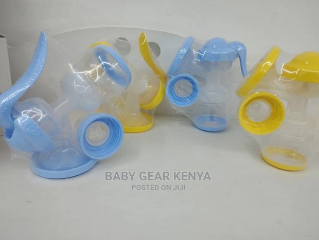 High-Quality Manual Breast Pump – Gentle Suction - main view