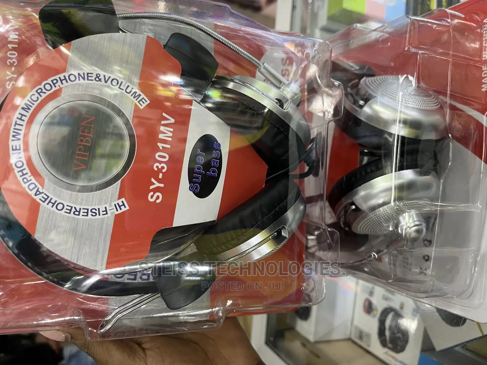 Wired Headphones With Microphone