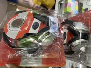 Wired Headphones With Microphone